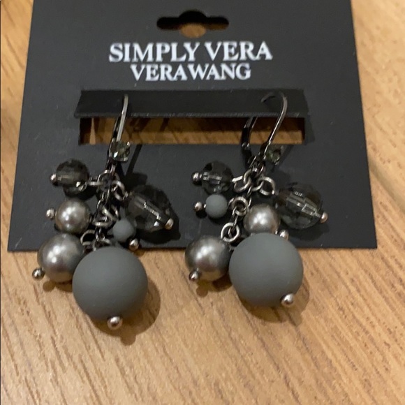 Necklace and earrings set - Picture 2 of 3